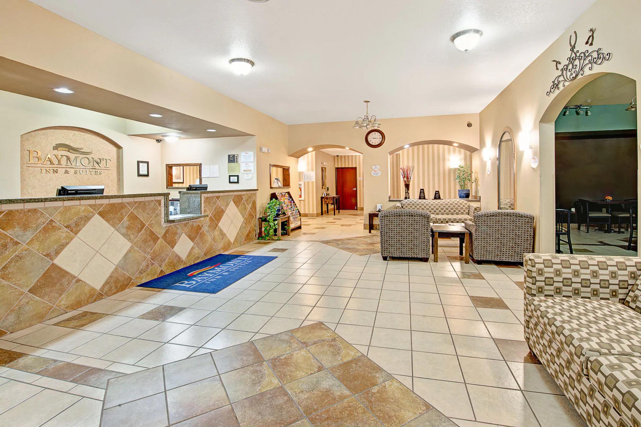 Hotel Baymont By Wyndham Decatur Exterior foto